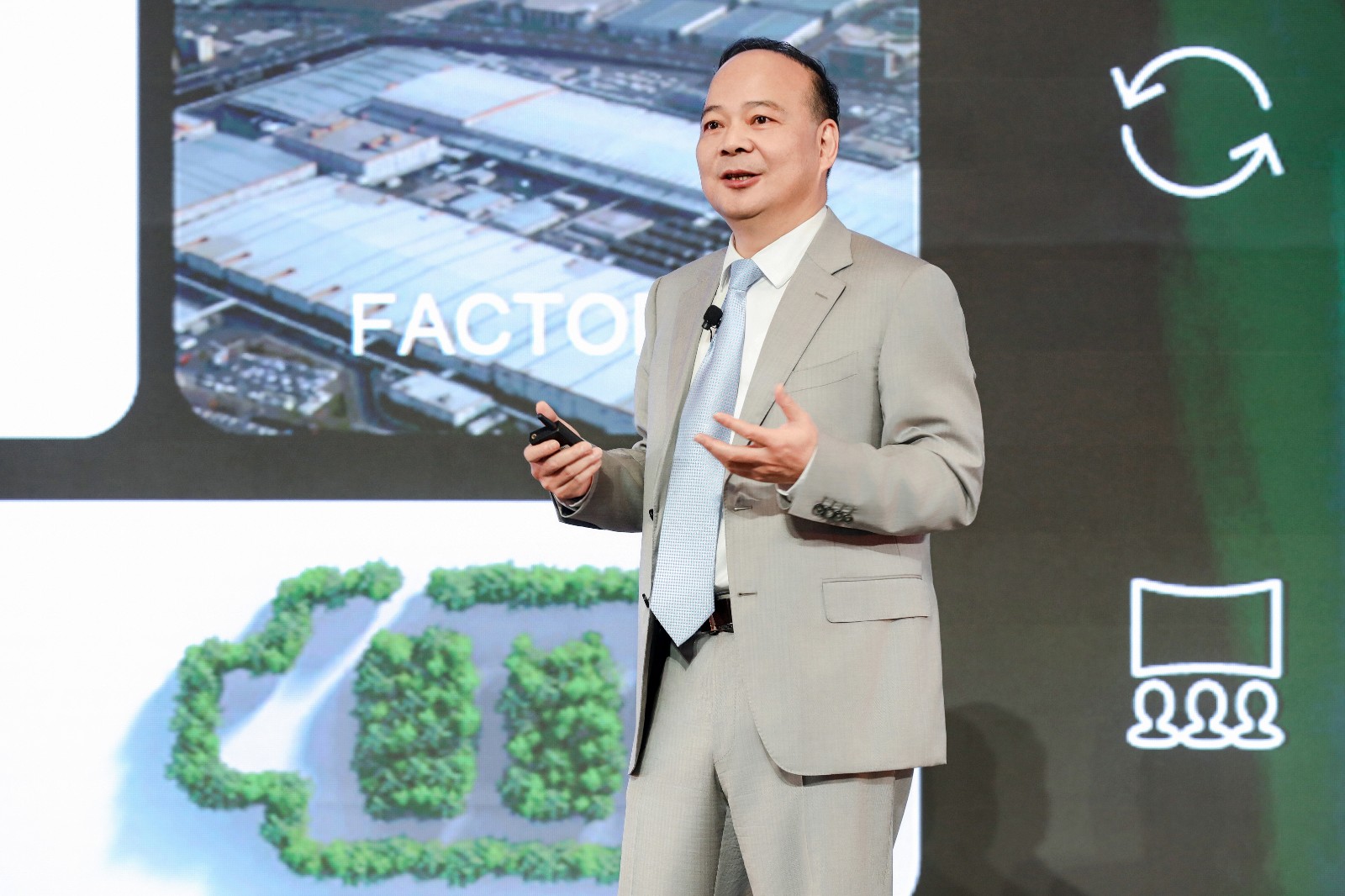 Dr. Robin Zeng.jpg Dr. Robin Zeng.jpg