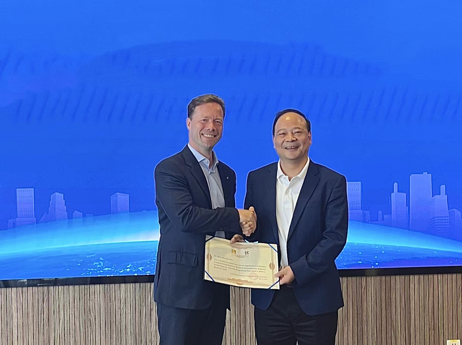 宋本顧問(wèn).jpg 宋本顧問(wèn).jpg